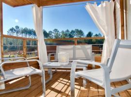 Chalet 2 chambres en Bois dans les landes n34, hotel en Tosse