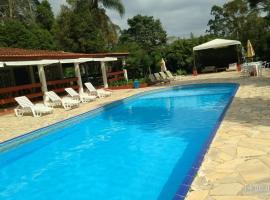 Suíte em Hotel Cotia, farm stay in Vargem Grande Paulista