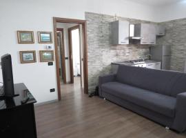 La tua casa tra Milano e Como, cheap hotel in Caronno Pertusella