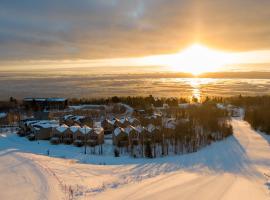Les Maisons du Massif de Charlevoix - ski in ski out - Plein air, hotel v destinaci Petite-Rivière-Saint-Francois