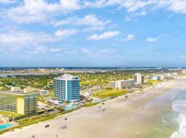 Oceanside Duo - Double Room, Water Views, Pool & Beach Access, Free Parking, hotel v Daytona Beach