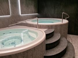 Wielka Krokiew Residence&SPA - Zakopane - JACUZZI, SAUNA, TĘŻNIA SOLANKOWA, SPA, GRILL, khách sạn gần Dốc nhảy trượt tuyết Wielka Krokiew, Zakopane