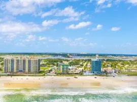 Oceanside Inn 603 - Affordable Studio with King Bed, Partial Ocean Views, Pool