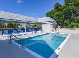 New Casa Caribe by Brightwild- Two-Story Condo Rooftop Pool