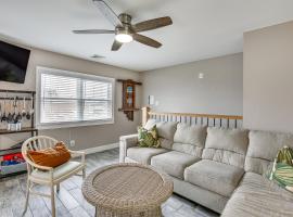 Bright Duplex Condo Walk to Brigantine Beach!, hotel em Brigantine