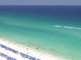 The Scallop by Brightwild-Beachfront Condo, hotel en Destin