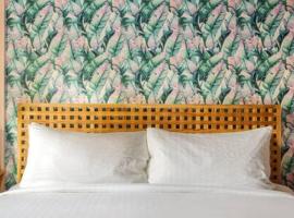 Green Room at the Grand Maloney, hotel in Key West