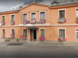 Penzion U Koruny, hotel en Ústí nad Labem