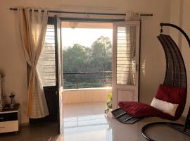 2BHK Fully Furnished Penthouse With Living Hall And Kitchen Krishi Nagar Nashik、ナーシクのアパートメント