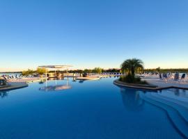 Resort Yacht Y Golf Club Paraguayo, хотел в Асунсион