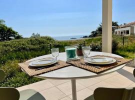 Studio design front de mer classé 3 étoiles, Hotel in Linguizzetta