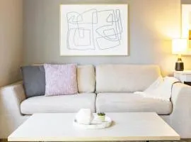 Landing Modern Apartment with Amazing Amenities (ID8043X80)