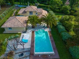 Villa calme avec piscine entre Pays Basque et Sud Landes, hotell i Saint-Martin-de-Seignanx