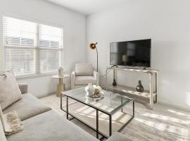 Landing Modern Apartment with Amazing Amenities (ID9550X82), Hotel in Forney