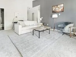 Landing Modern Apartment with Amazing Amenities (ID1175X981)