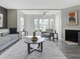 Landing Modern Apartment with Amazing Amenities (ID9825X48)