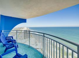 Beachfront Daytona Condo with Pool and Hot Tub Access!, apartamento en Daytona Beach Shores