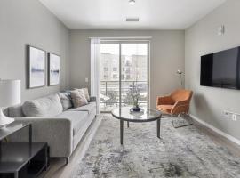Landing Modern Apartment with Amazing Amenities (ID1300), hotel in Aurora