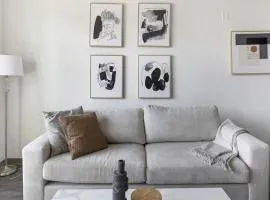 Landing Modern Apartment with Amazing Amenities (ID7370X74)