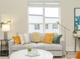 Landing Modern Apartment with Amazing Amenities (ID2685X5)