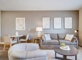 Landing Modern Apartment with Amazing Amenities (ID3881X47)