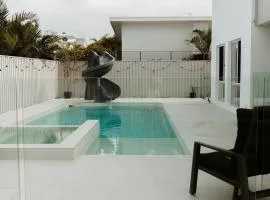 Putt Putt - Pool Slide - 100m to Beach - Ultimate Family Entertainer