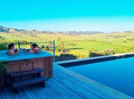 Luxury Country retreat – hotel w mieście Cooks Beach