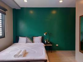 Vigan Condo Walking Distance to Calle Crisologo, hotel dengan parkir di Vigan