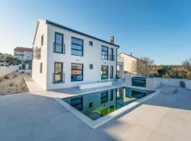 Beach Front Home In Pridraga