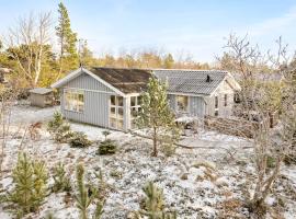 Nice Home In Hurup Thy With Kitchen, sumarhús í Sindrup