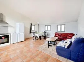 2 Bedroom Lovely Apartment In Beaucaire