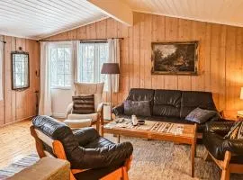 3 Bedroom Stunning Home In Uvdal