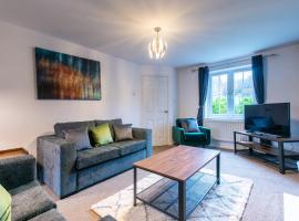 3 Bed Gem in Pontefract for Easy Commutes to Leeds and Wakefield, khách sạn ở Pontefract