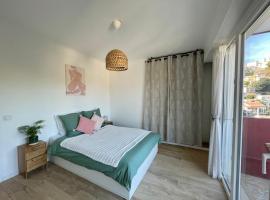 Bright appartment with view, Ferienwohnung in Cagnes-sur-Mer