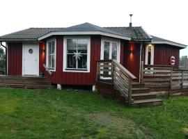 Semesterhus med spabad & bastu, cottage in Söderköping