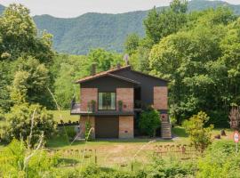 Can Baseia - amb jardí i accés privat a La Fageda, holiday home in Santa Pau