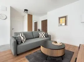 Ursus Chic Apartment by BookingHost