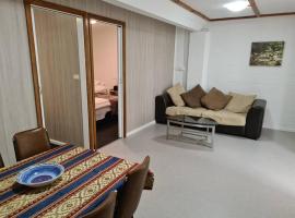Orchard 2 Bedroom Apartment in Devonport, apartment in Don