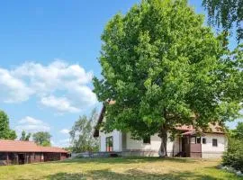 7 Bedroom Lovely Home In Szalstry
