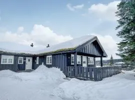 4 Bedroom Stunning Home In Svingvoll