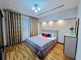 Просторная 3 комнатная квартира, hôtel à Taraz