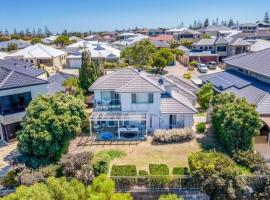 Waterfront Family Retro Home Familypets Views, cabaña o casa de campo en Wannanup