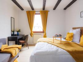 Townhaus-8 Bedrooms, Sauna & Weinkeller, Übernachtungsmöglichkeit in Rhens