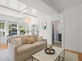 The Adaline Room #4 - Gorgeous Hyde Park Apartment, Steps to Bayshore