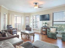 Legacy I 1306 Penthouse, Hotel in Gulfport