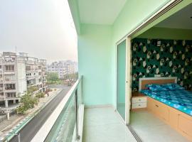 Exquisite 3BHK Apartment in the heart of Newtown beside Axis Mall, Action Area 1، فندق في Thākurdwari