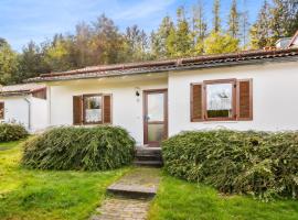 Beautiful Home In Falkenstein With Kitchen, hotel in Falkenstein