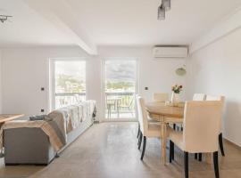 VARKIZA APARTMENT, hotel in Varkiza