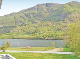 3 Bedroom Beautiful Home In Sandeid, hotel with parking in Vikedal