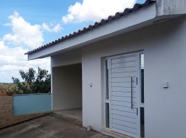 Residência completa e com garagem, hotel em Garanhuns